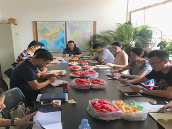 奮勇前行—湘江智慧召開2017年年度市場重點(diǎn)工作會議